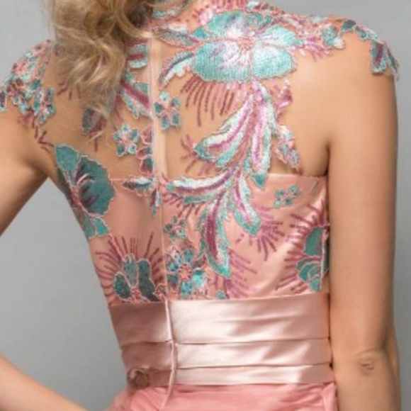 Cocktail dress in a peach print - Picture 5 of 5